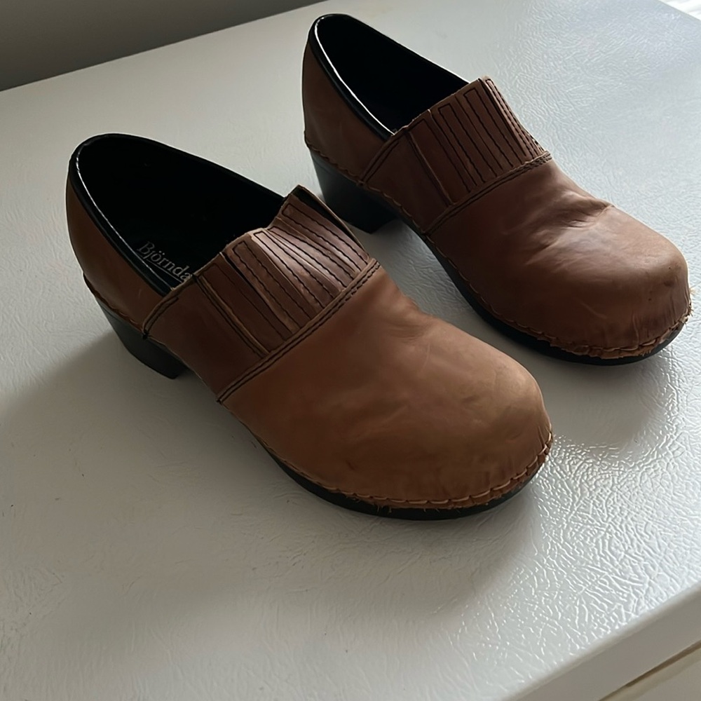 Bjorndal slip one brown in color like new maybe wore once got little scuff